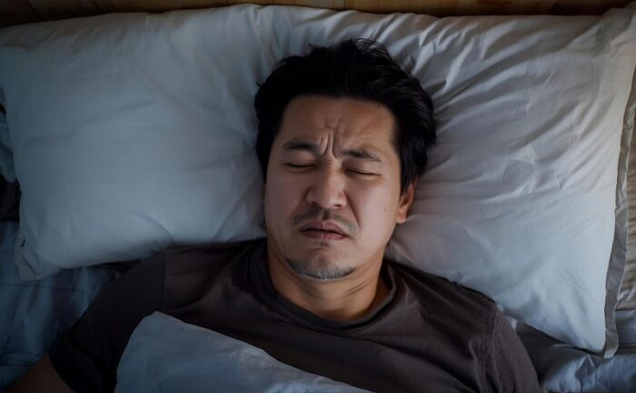 途中覚醒する男性